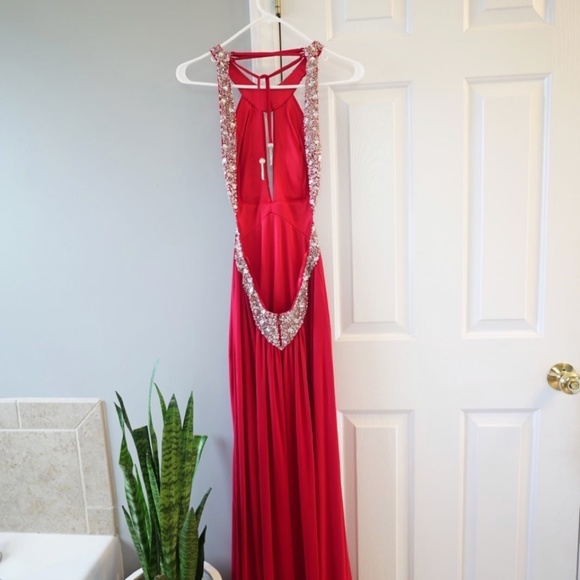 Beautiful Red Prom Dress!! - Picture 2 of 9